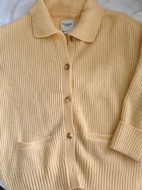 Abercrombie & Fitch Ribbed Collared Cardigan